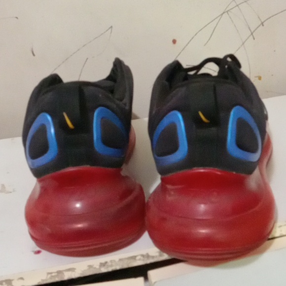 Blue black and red airmax 720 - Picture 3 of 4
